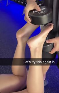 Demi Bagby feet photo thumbnail