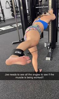 Demi Bagby feet photo thumbnail