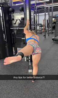 Demi Bagby feet photo thumbnail