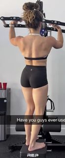 Demi Bagby feet photo thumbnail