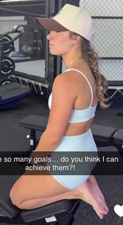 Demi Bagby feet photo thumbnail