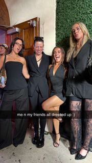 Demi Bagby feet photo thumbnail