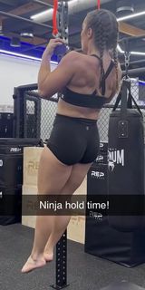 Demi Bagby feet photo thumbnail