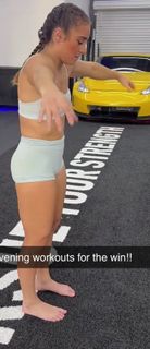 Demi Bagby feet photo thumbnail