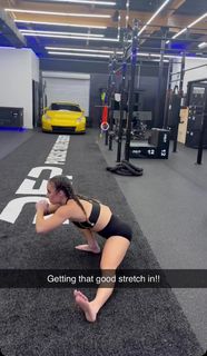 Demi Bagby feet photo thumbnail