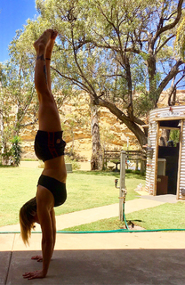 Demi Bennett feet photo thumbnail