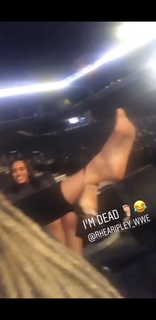 Demi Bennett feet photo thumbnail