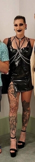 Demi Bennett feet photo thumbnail