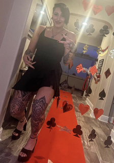 Demi Bennett feet photo thumbnail