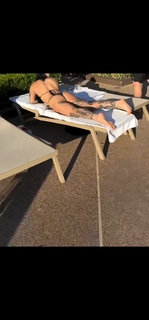Demi Bennett feet photo thumbnail