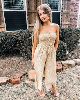 Demi Burnett feet photo 6