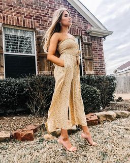 Demi Burnett feet photo 5