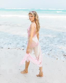 Demi Burnett feet photo 2