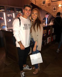 Demi Jones feet photo 2