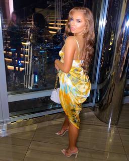 Demi Jones feet photo 5