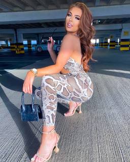 Demi Jones feet photo 19