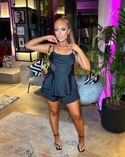 Demi Jones feet photo 10