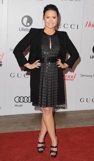 Demi Lovato feet photo thumbnail