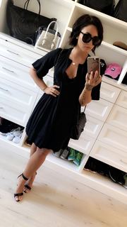 Demi Lovato feet photo thumbnail