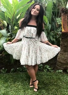 Demi Lovato feet photo thumbnail