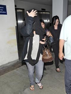 Demi Lovato feet photo thumbnail