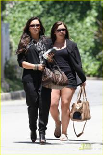 Demi Lovato feet photo thumbnail