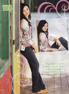 Demi Lovato feet photo thumbnail