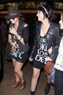 Demi Lovato feet photo thumbnail