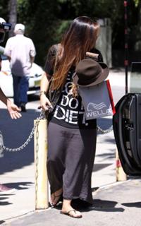 Demi Lovato feet photo thumbnail