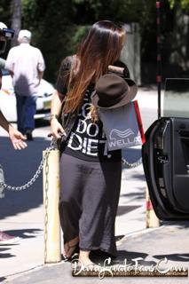 Demi Lovato feet photo thumbnail
