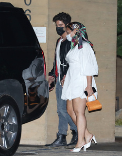 Demi Lovato feet photo thumbnail