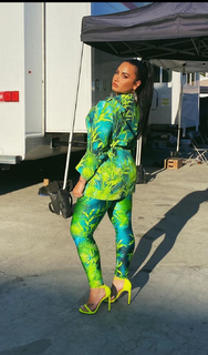 Demi Lovato feet photo thumbnail