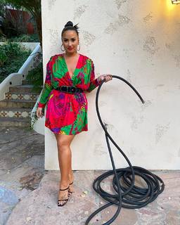 Demi Lovato feet photo thumbnail