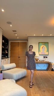 Demi Lovato feet photo thumbnail