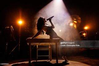 Demi Lovato feet photo thumbnail