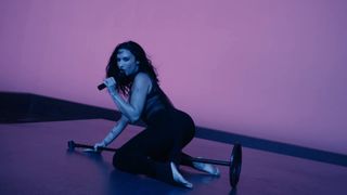 Demi Lovato feet photo thumbnail