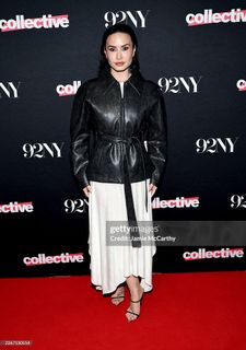 Demi Lovato feet photo 7
