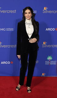 Demi Moore feet photo thumbnail
