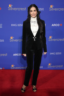 Demi Moore feet photo thumbnail