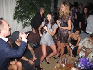 Demi Moore feet photo thumbnail