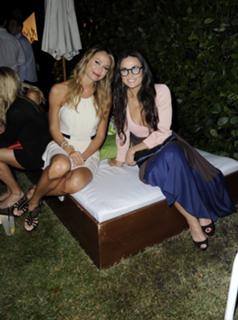Demi Moore feet photo thumbnail