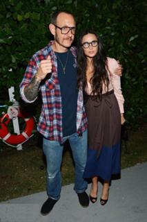 Demi Moore feet photo thumbnail