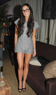 Demi Moore feet photo thumbnail