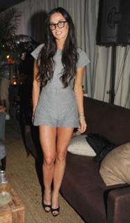 Demi Moore feet photo thumbnail