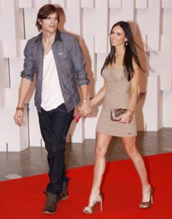 Demi Moore feet photo thumbnail