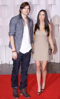 Demi Moore feet photo thumbnail