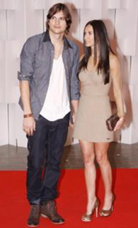 Demi Moore feet photo thumbnail