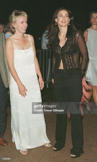 Demi Moore feet photo thumbnail