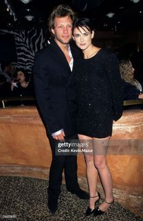 Demi Moore feet photo thumbnail