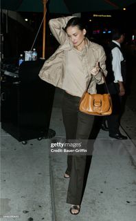 Demi Moore feet photo thumbnail